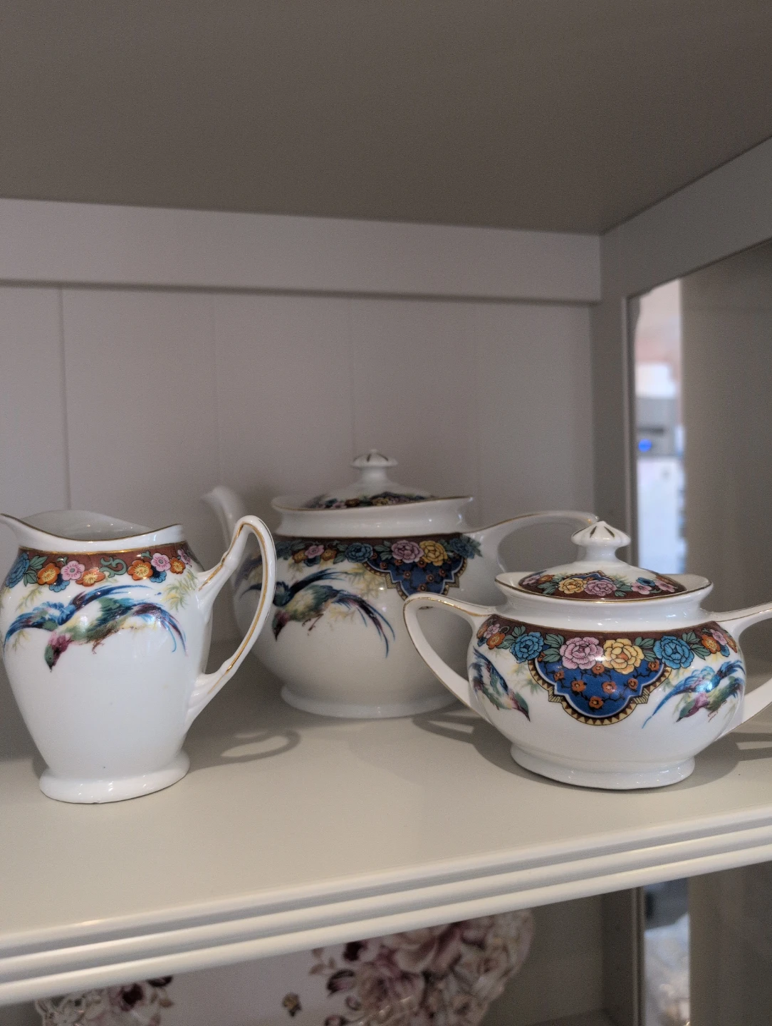 Must go this week! Vintage Teapot, Creamer, and Sugar Bowl Set
