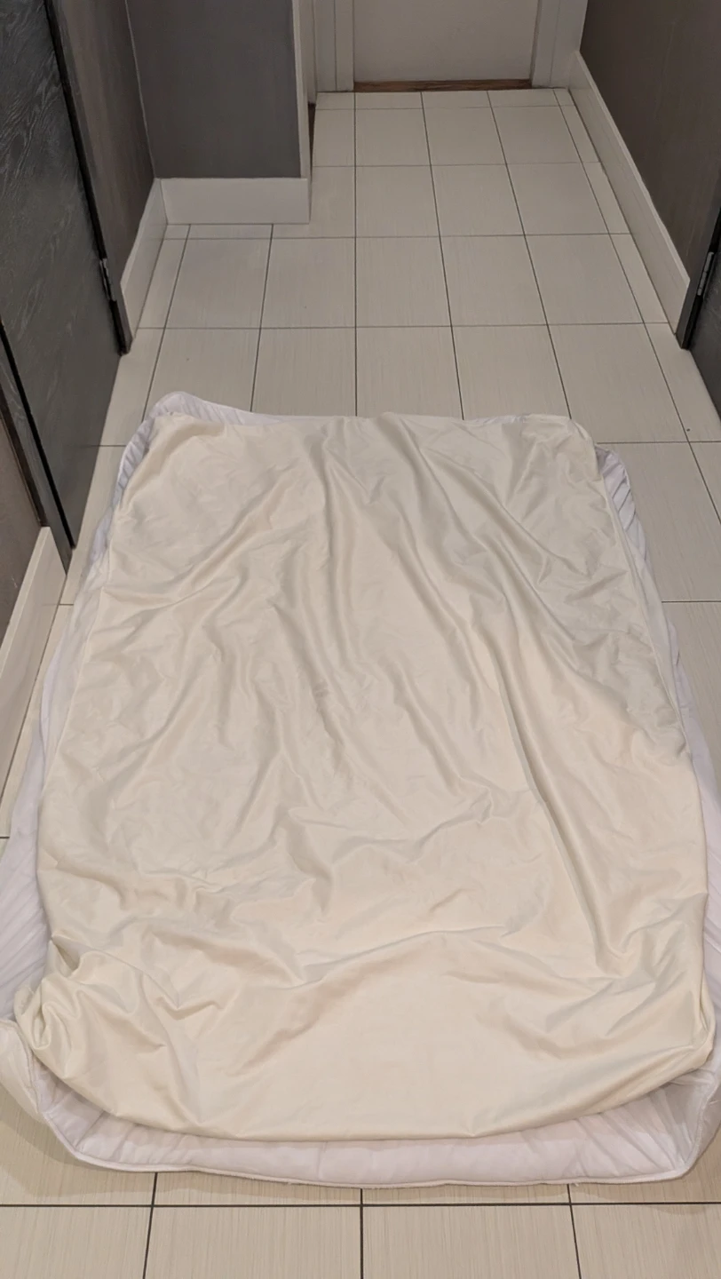 10 Bedding Items-Full/Double, FREE Novaform Mattress - photo 2