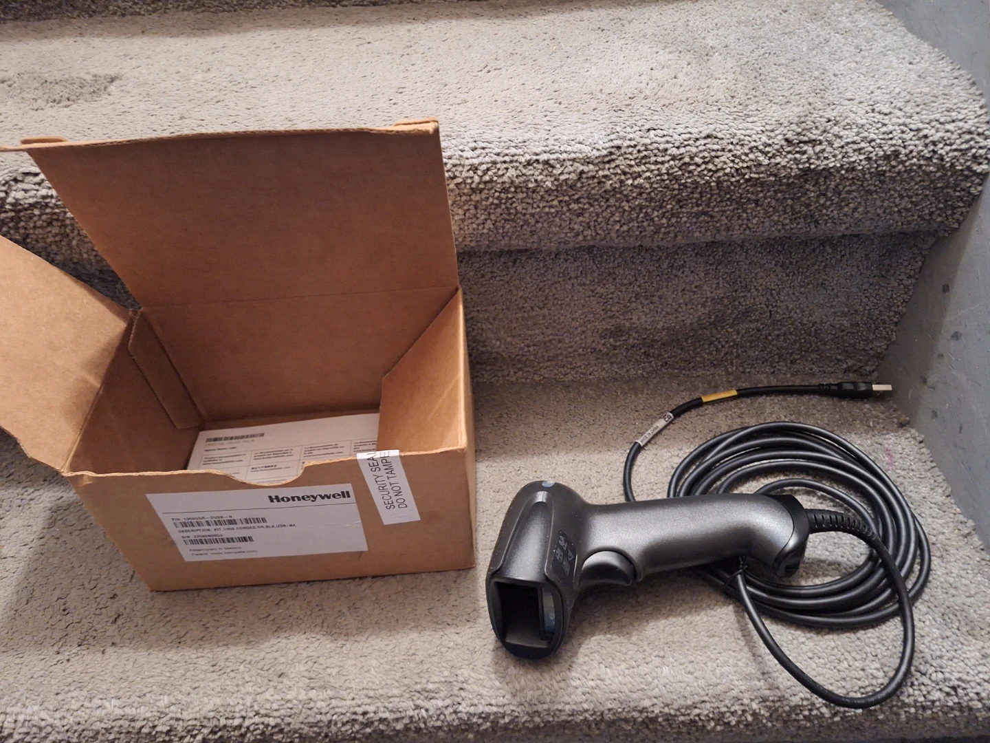 Honeywell 1950GSR Corded Barcode Scanner - photo 2
