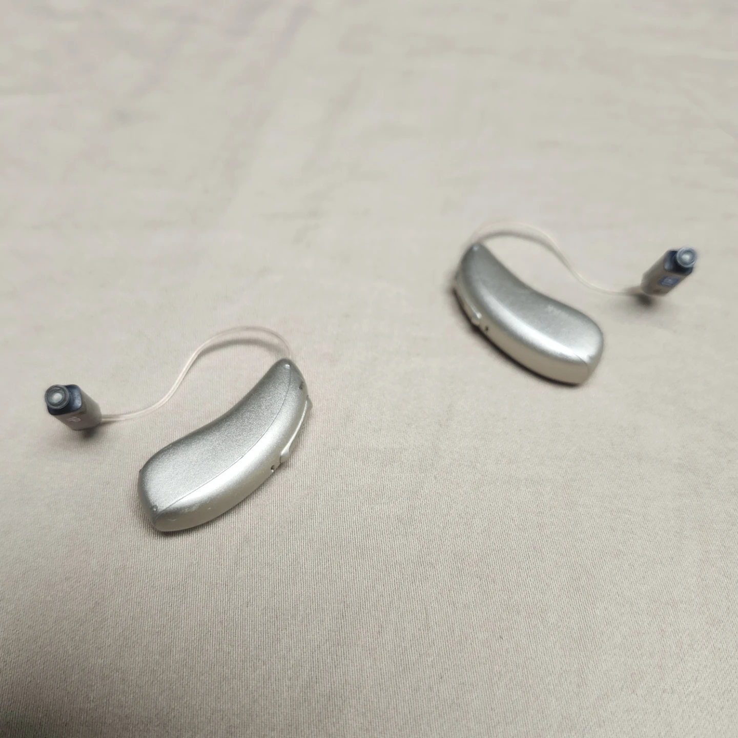 Phonak Hearing Aids with Charger Case - photo 2