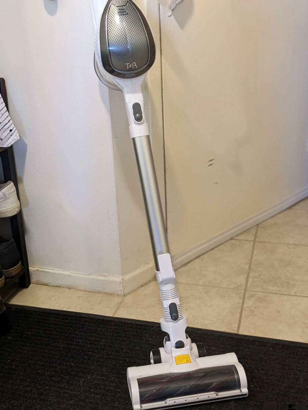 TVA Cordless Stick Vacuum Cleaner - photo 2