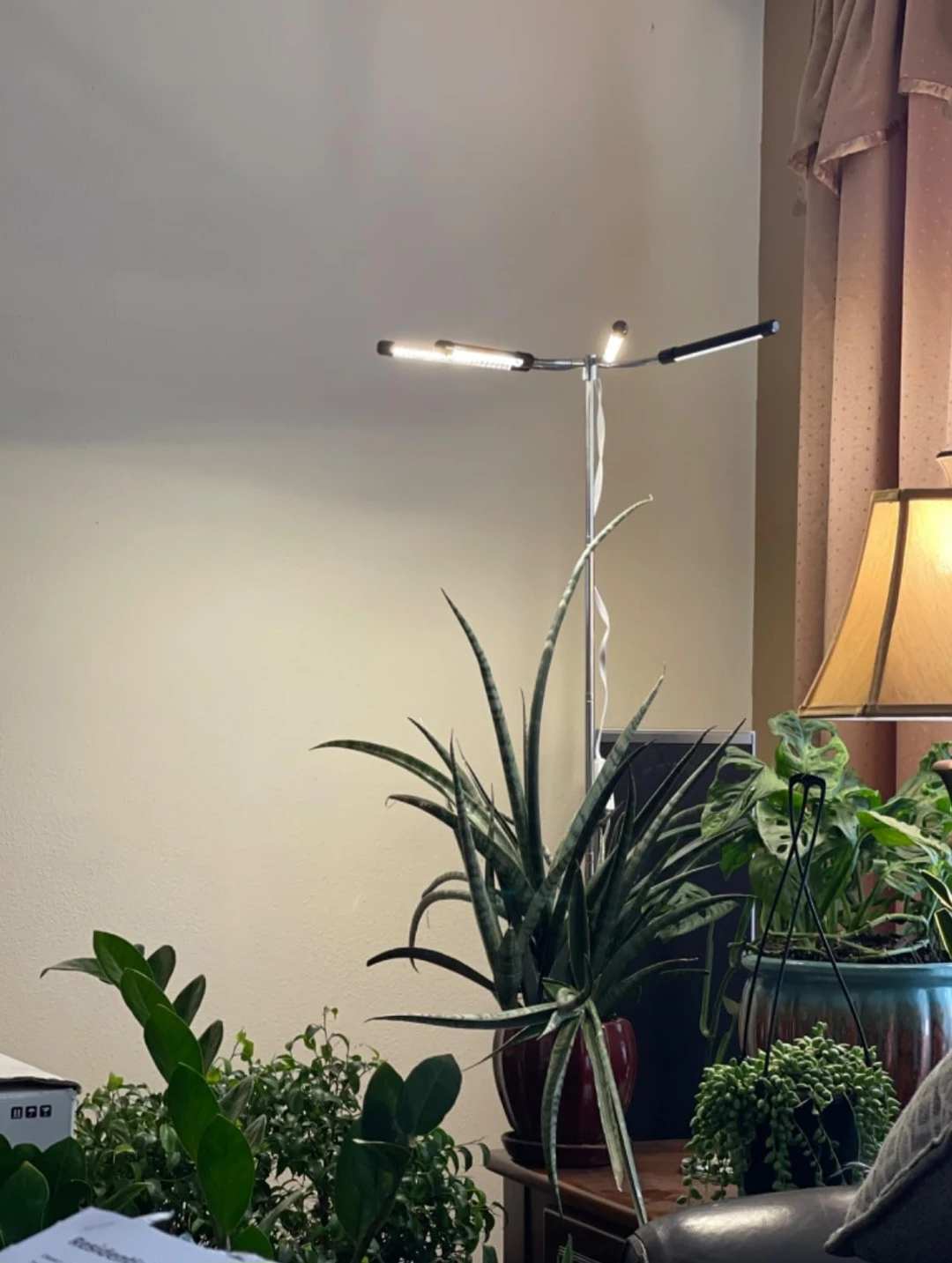 Full Spectrum LED Grow Light Stand - photo 3