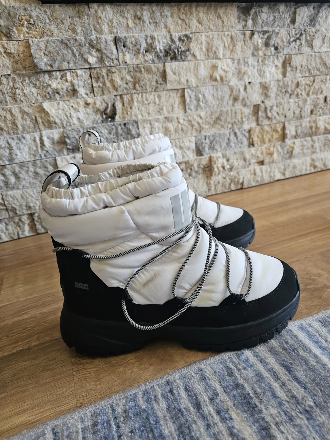 UGG Women's Neumel Puffer Boots