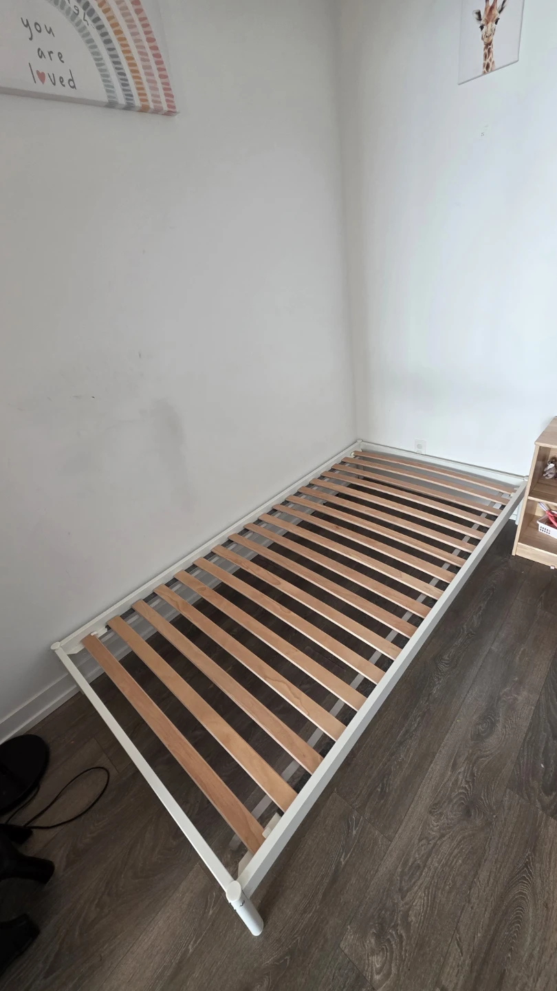 VEVELSTAD IKEA - White Single Bed Frame with Slats - photo 2