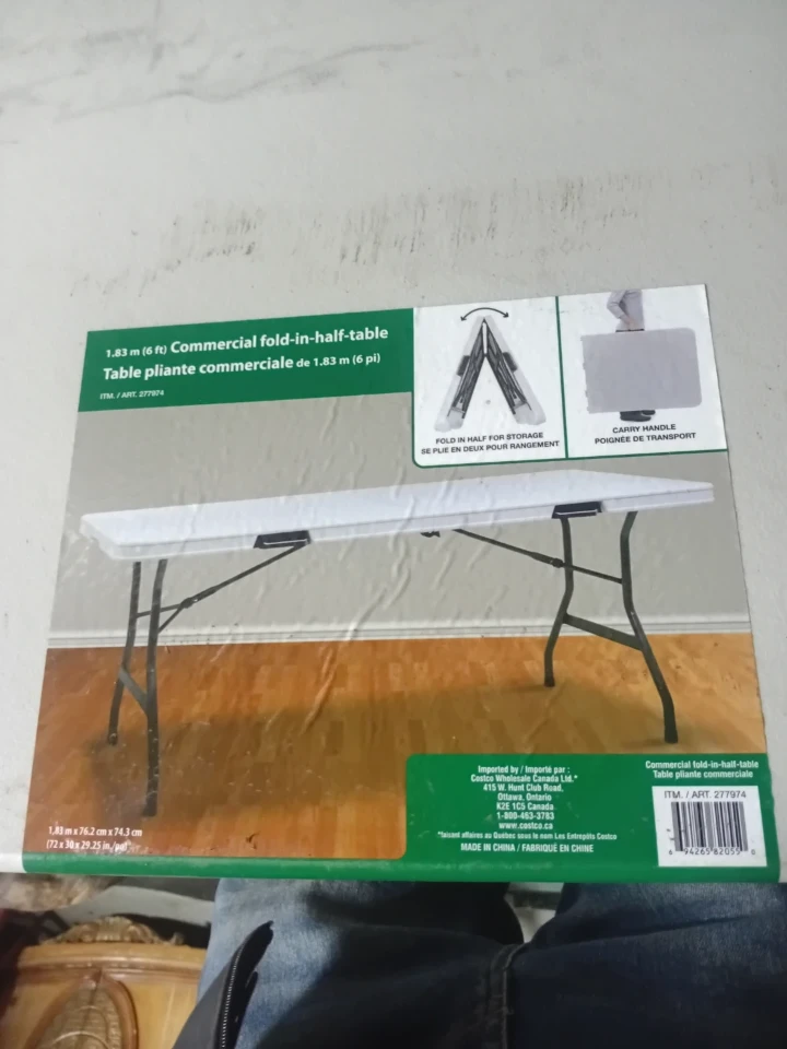 1.83 m (6 ft) Commercial Fold-in-Half Table