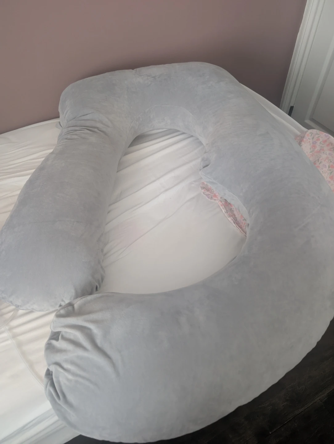 Momcozy pregnancy pillow - photo 2