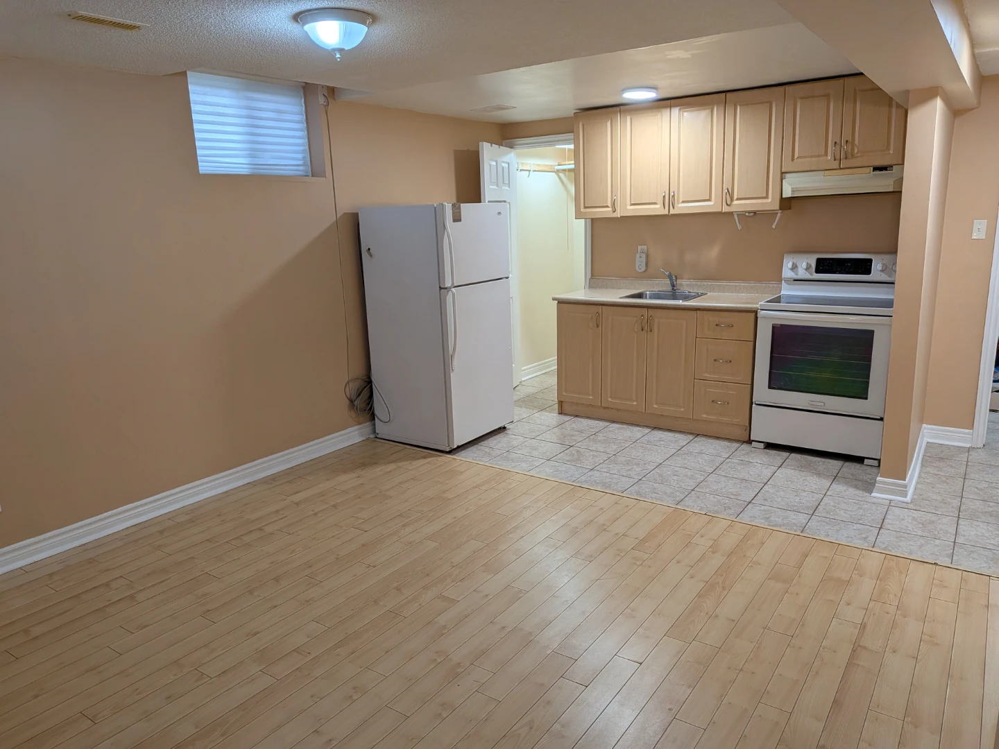 Basement Studio apartment for rent - photo 5