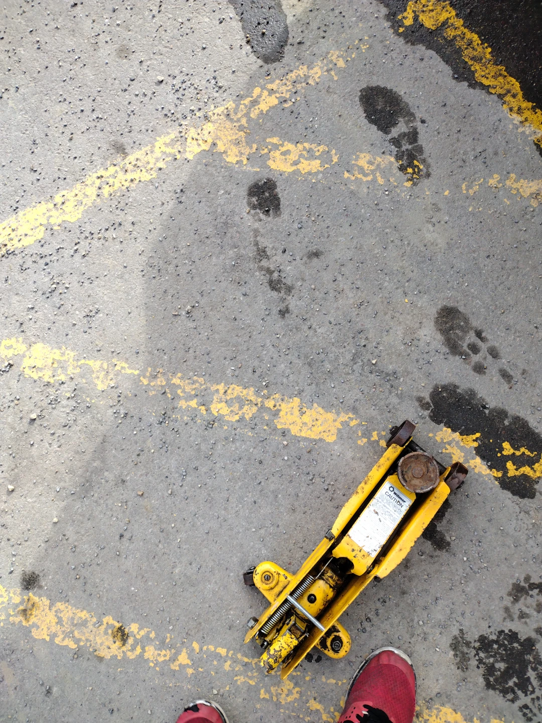 Yellow Hydraulic Floor Jack - photo 2