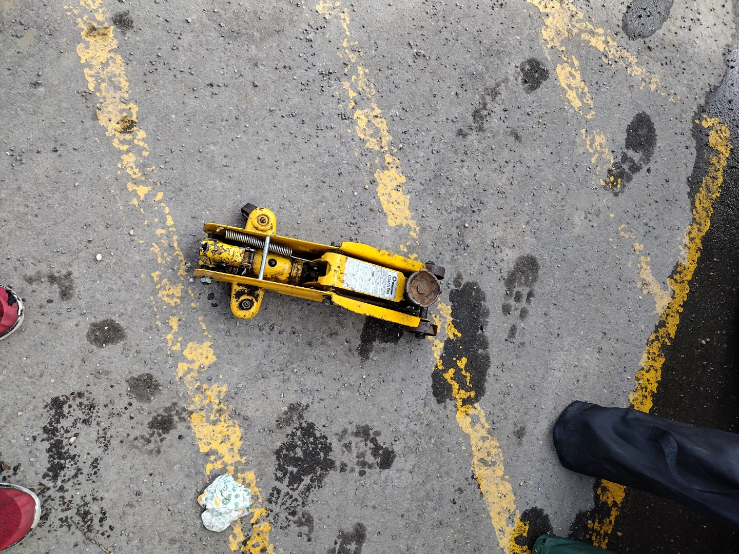 Yellow Hydraulic Floor Jack - photo 4
