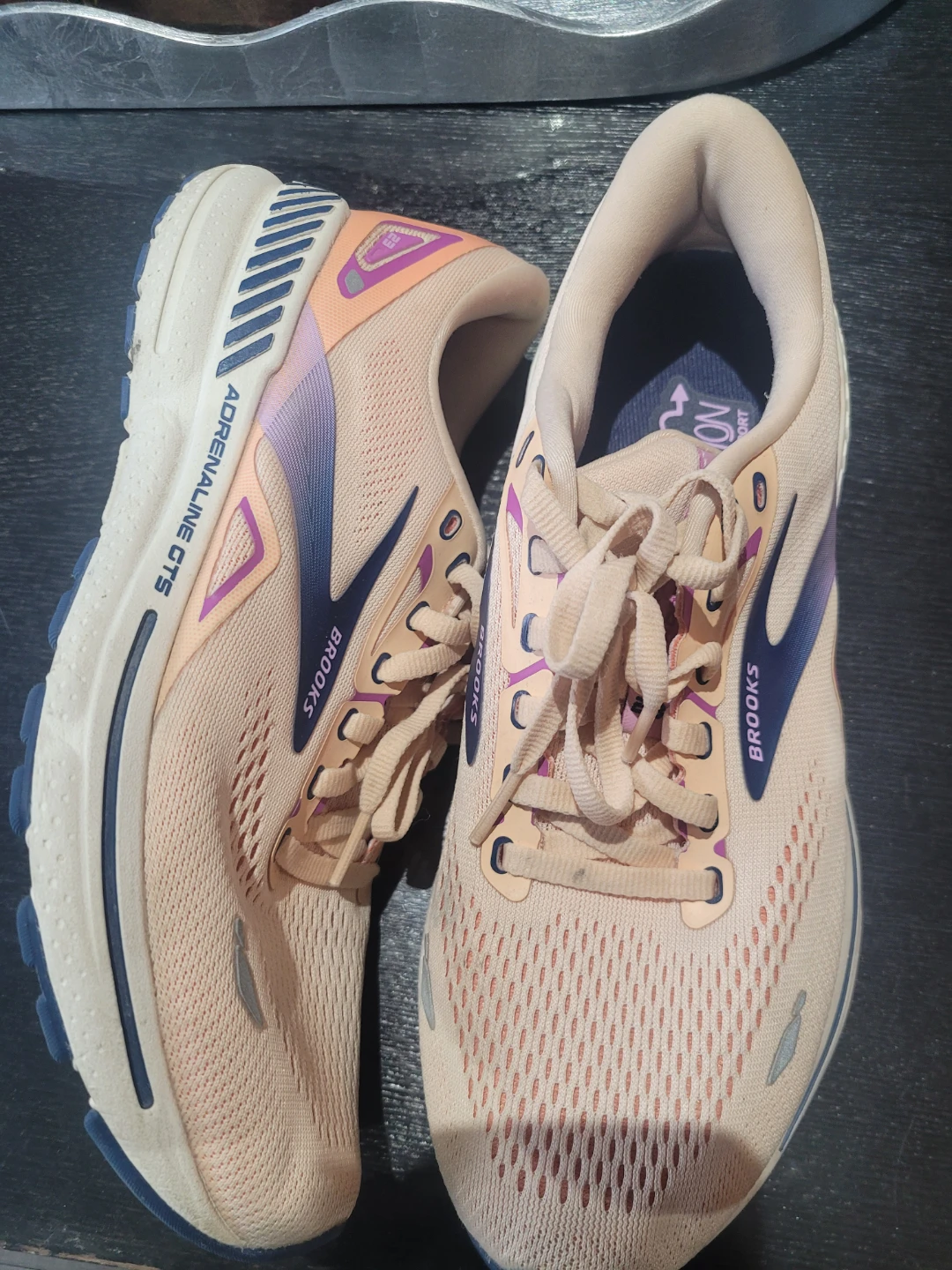 Brooks Adrenaline GTS Women's Running Shoes 9.5