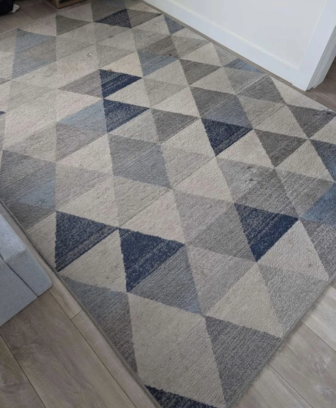 Modern blue geometric rug - photo 2