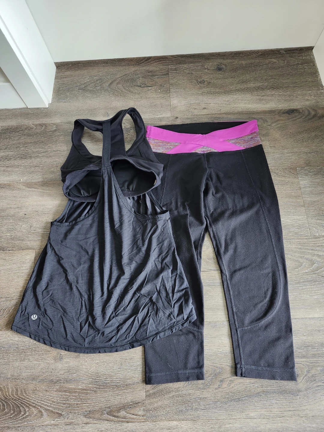 Lululemon Black Tank Top and Capris Set - photo 2
