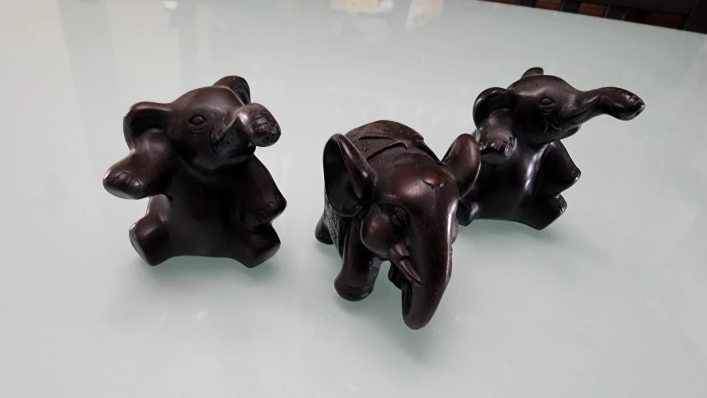 Wooden Thailand elephants