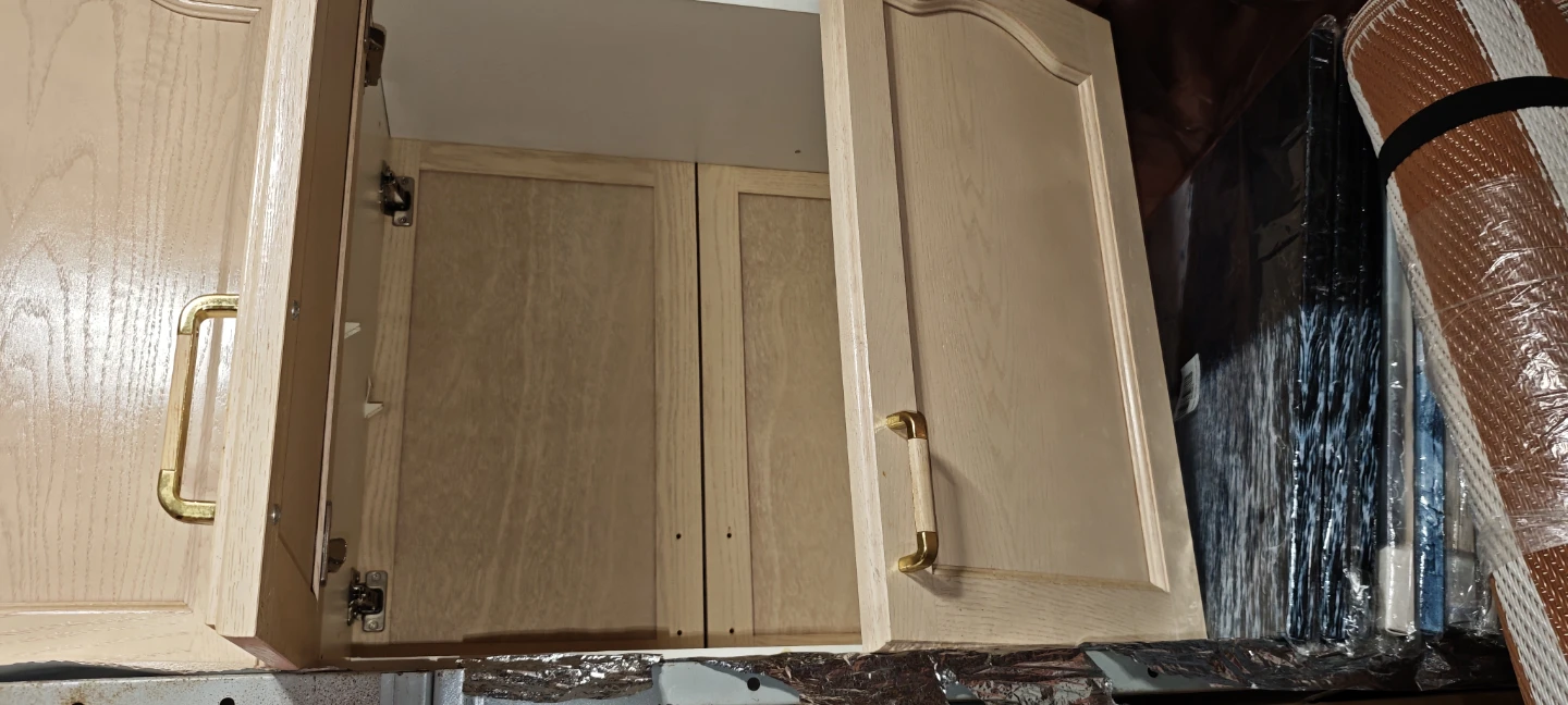 Set of 2 Kitchen Cabinets - Light Oak Finish - photo 3