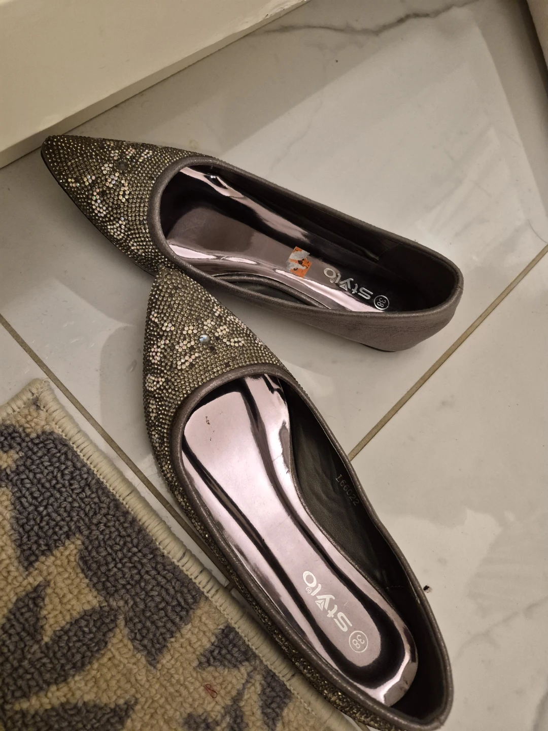 Stylo Women's Embellished Pointed Toe Flats Size 38 - photo 4