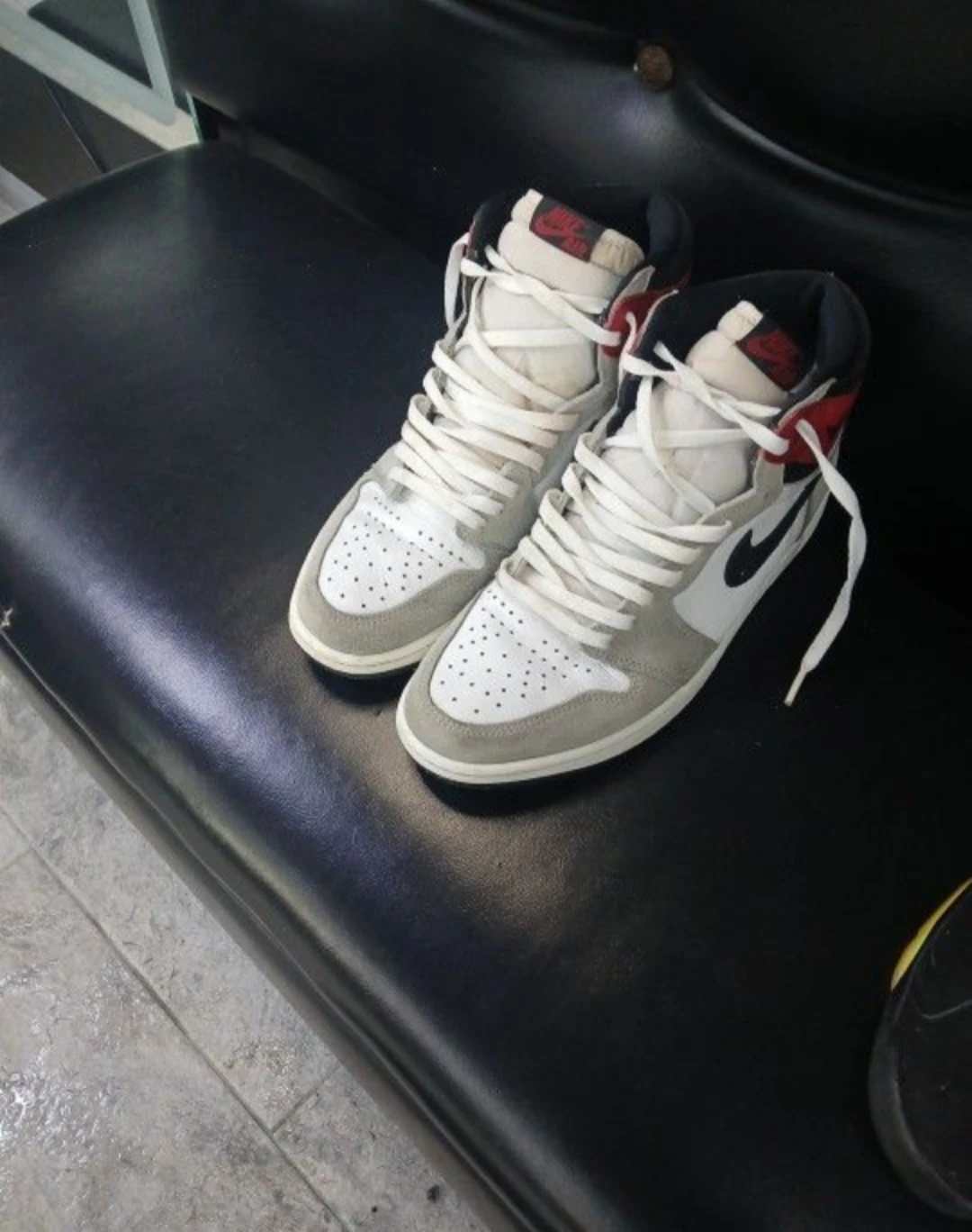 Air Jordan 1 High OG "Light Smoke Grey" Sneakers