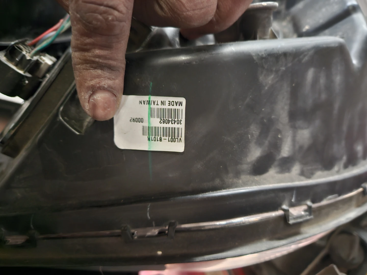 headlight for a Volvo VNL commercial truck.  - photo 2