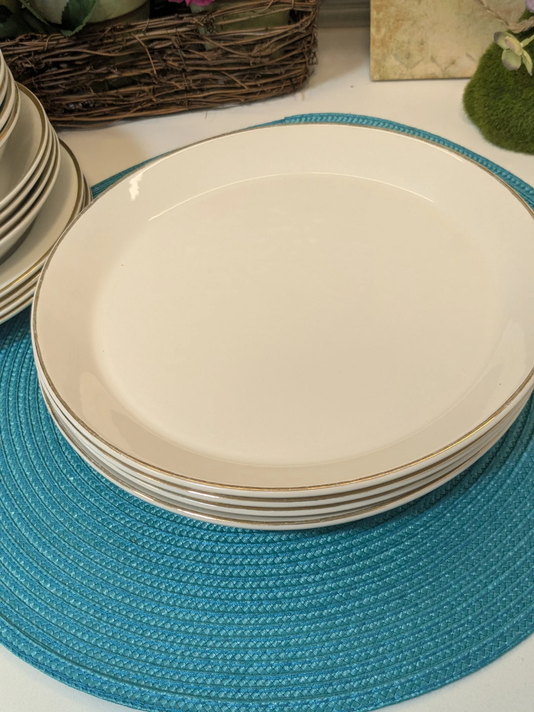 White Dinner Plates with Gold Trim - photo 3