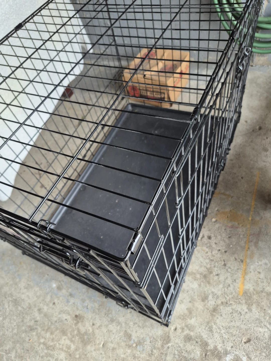 Amazing Dog Crate - great condition - photo 2