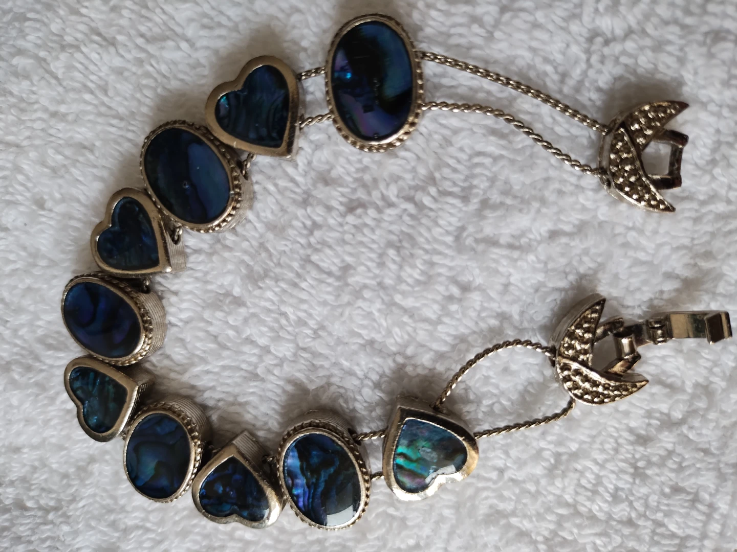 Silver tone bracelet with abalone shell hearts and ovals - photo 4