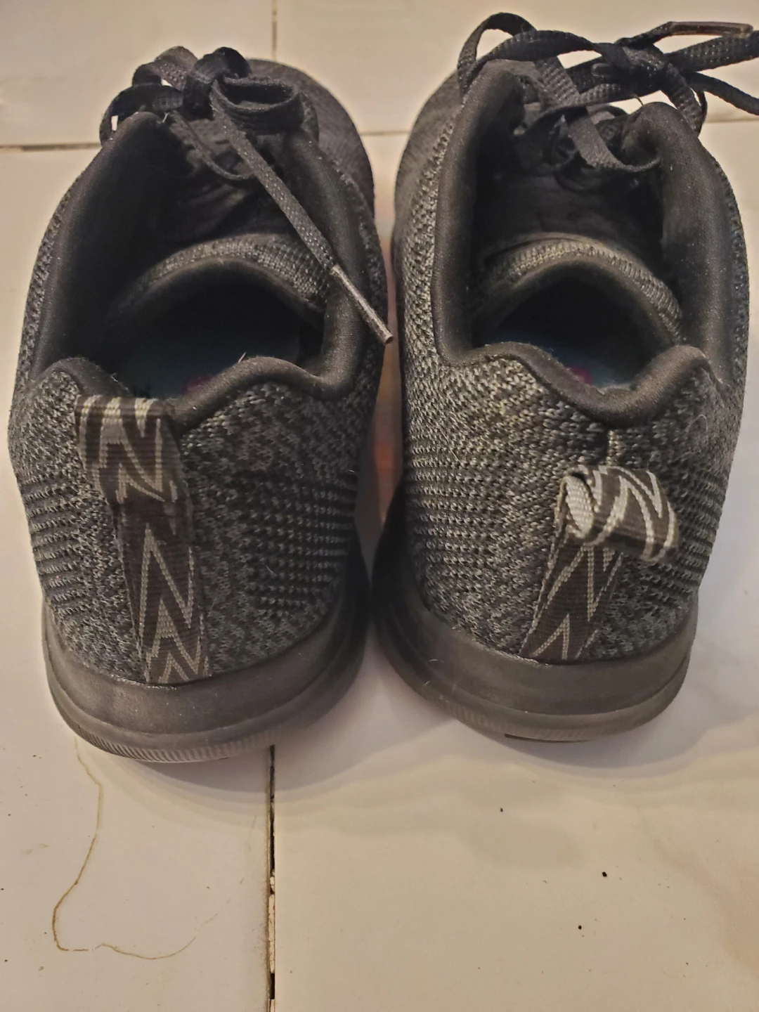 Women Sketchers Shoes Size 7.5 - photo 3