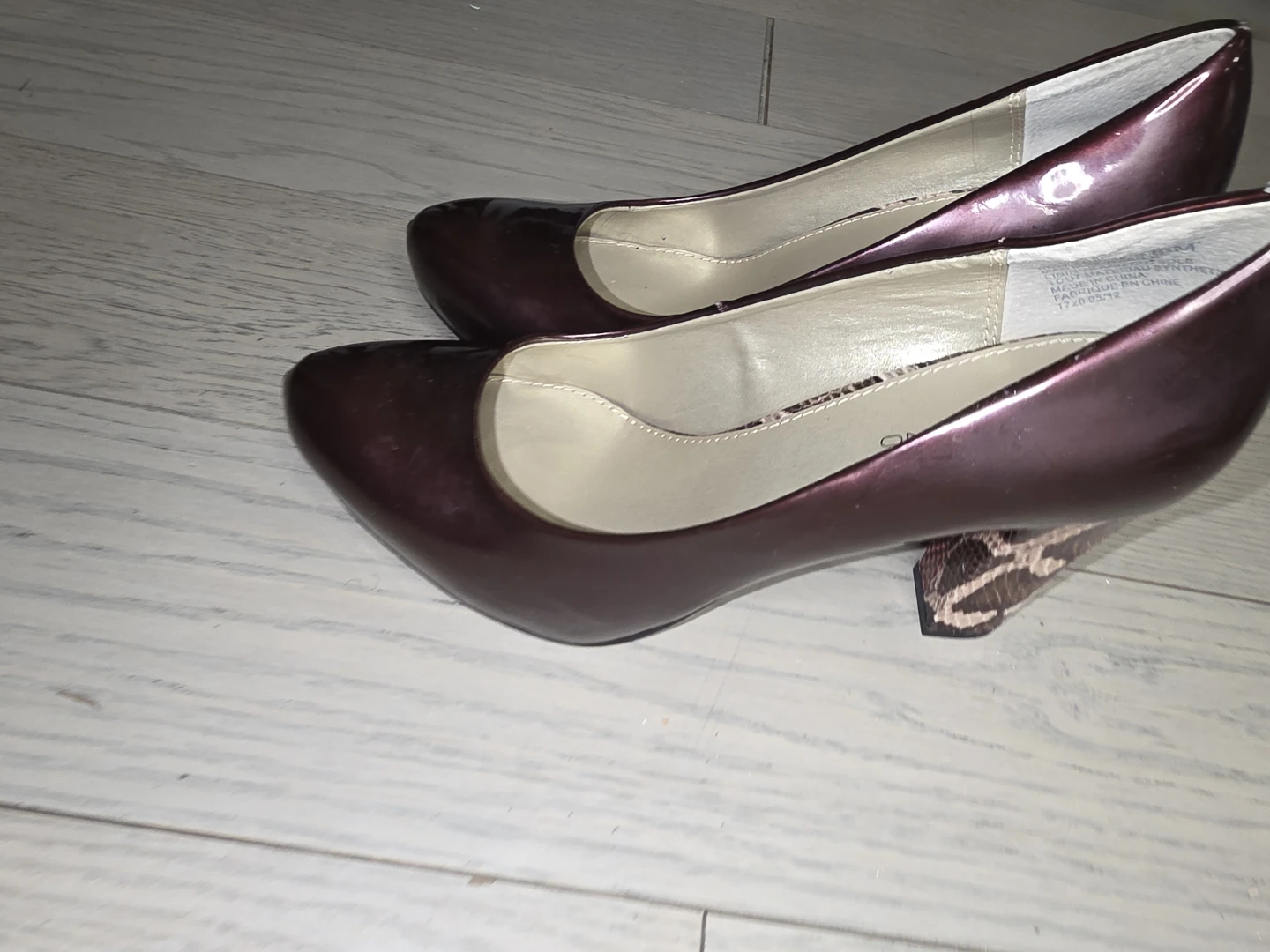Bandolino Women's Burgundy Patent Heels with Snake Print Accent - photo 4