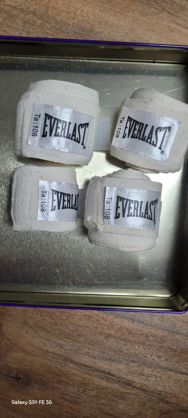 Everlast Hand Wraps