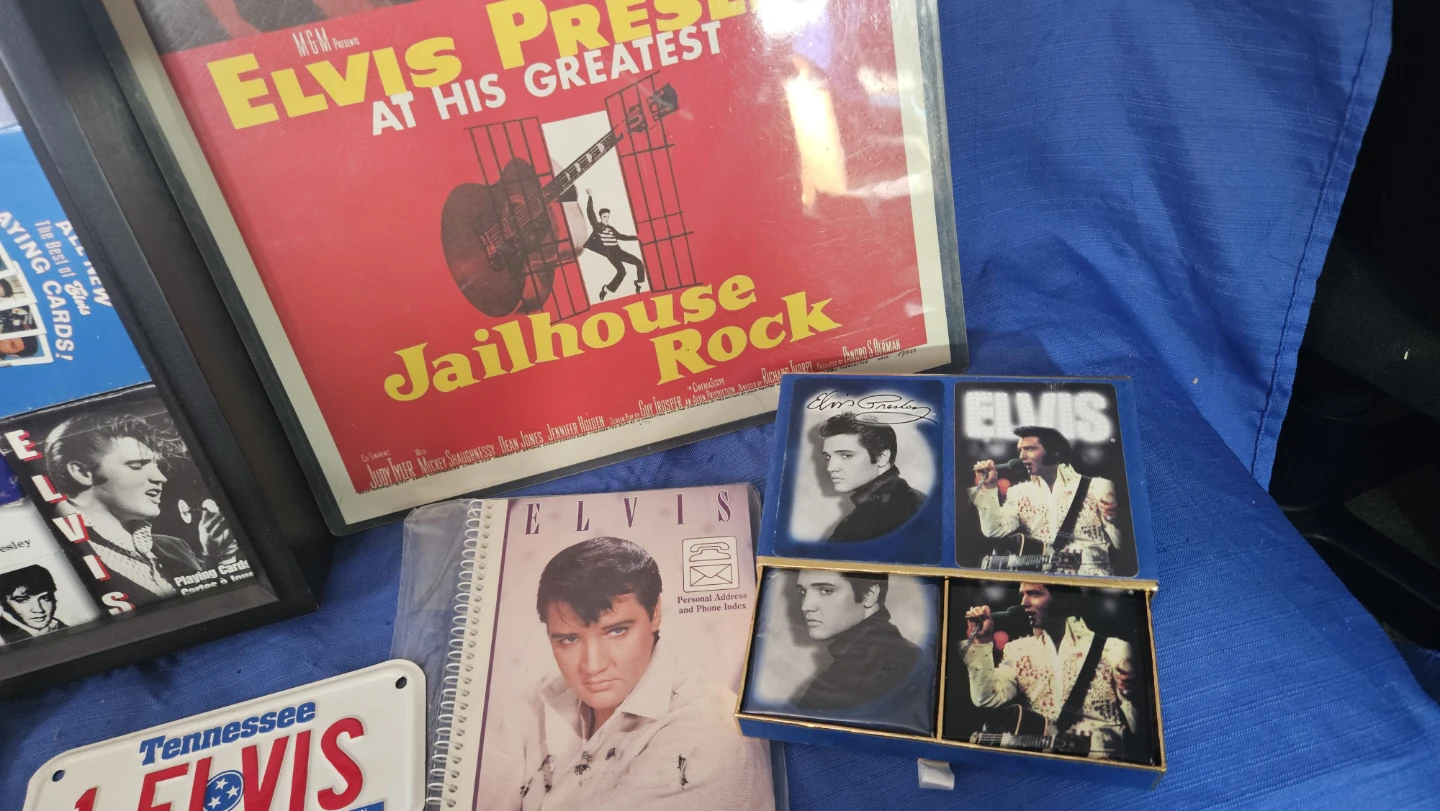 Elvis Presley Memorabilia Collection - photo 2