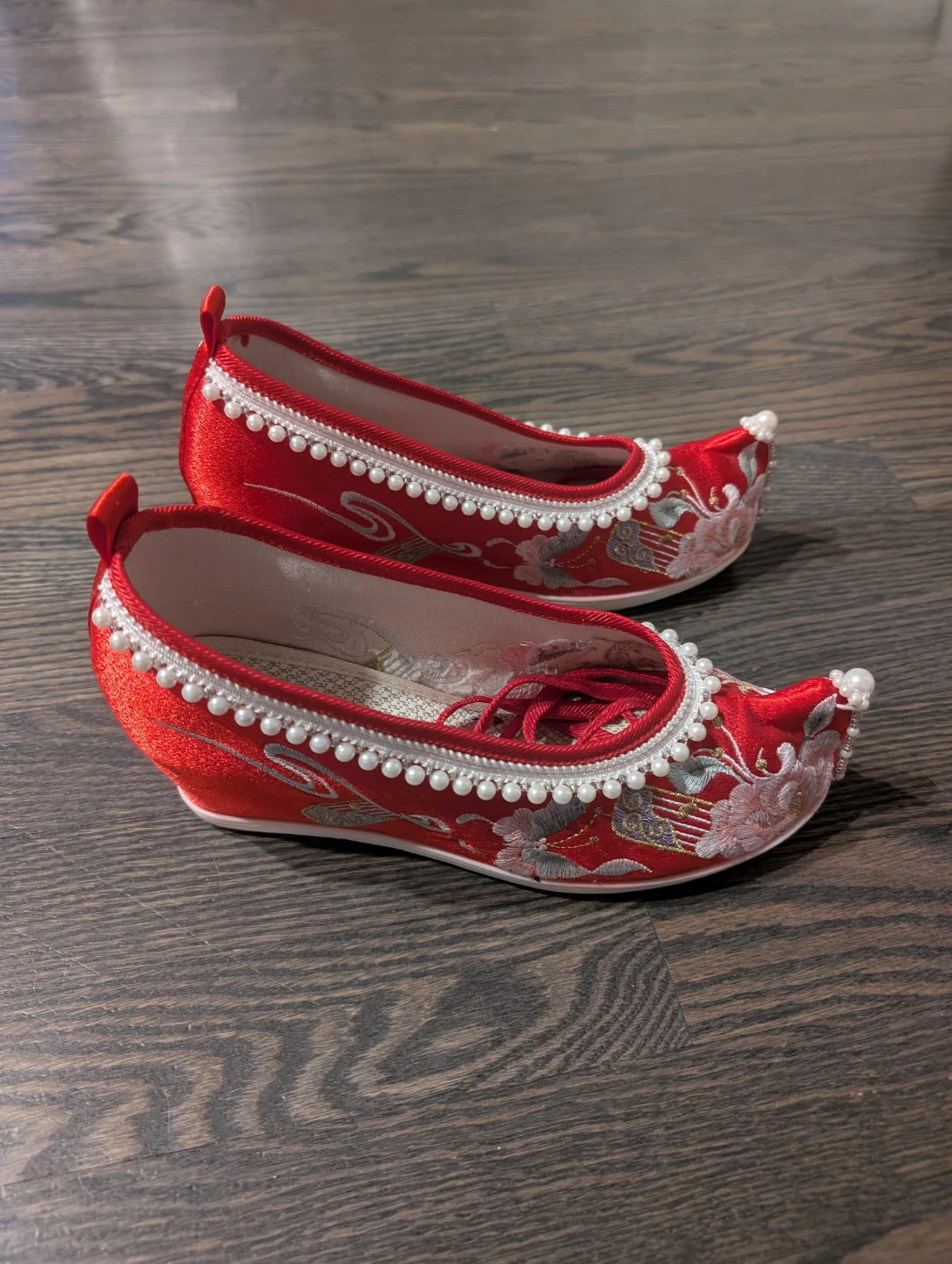 Red Embroidered Shoes with Pearls with ribbon ties - photo 2