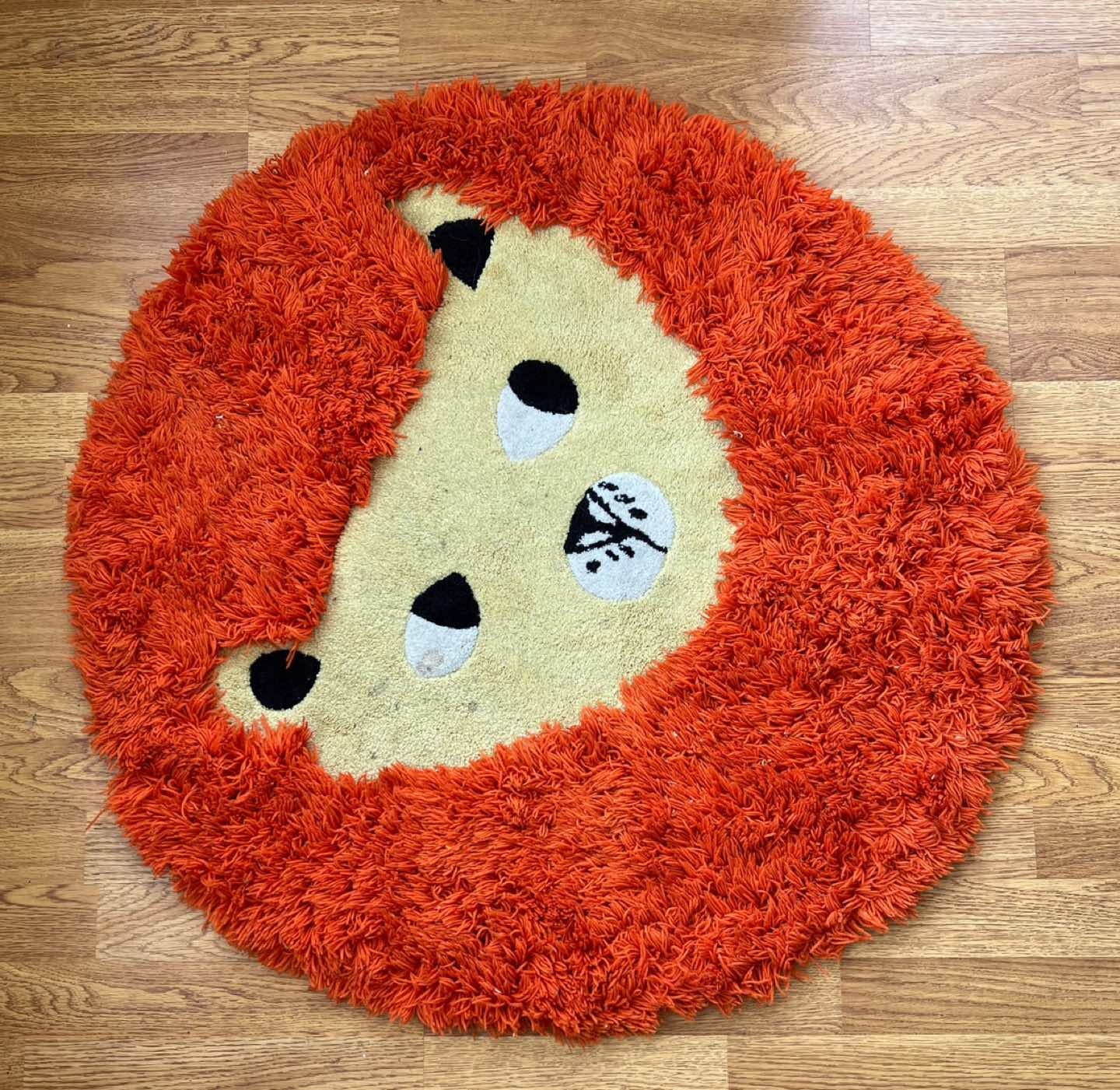 Round Lion Face Rug