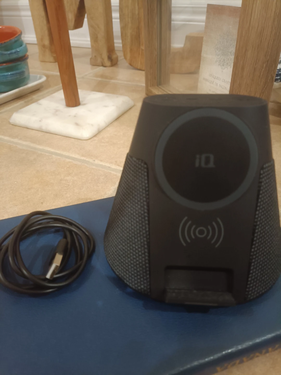 Incredible iQ Wireless Charging Speaker for Cell Phones - photo 4