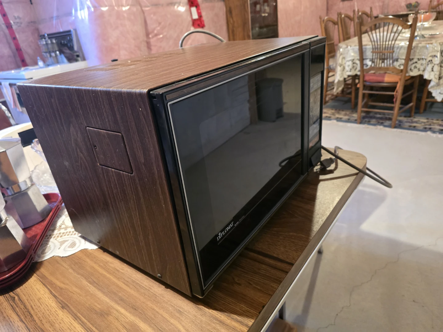 DIPLOMAT Microwave Oven Model D811 - photo 4