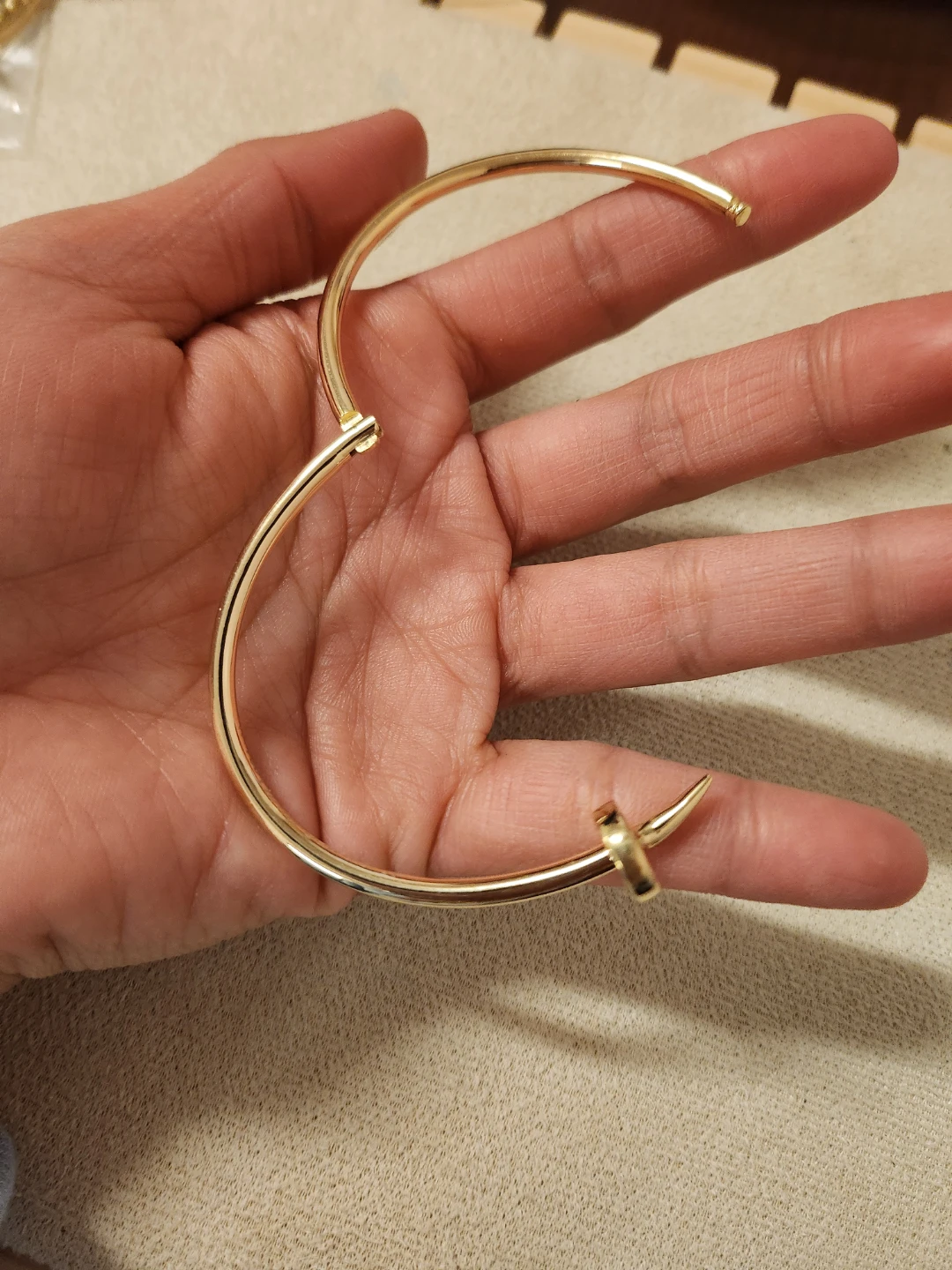 18 karat Gold Nail Bangle - photo 3