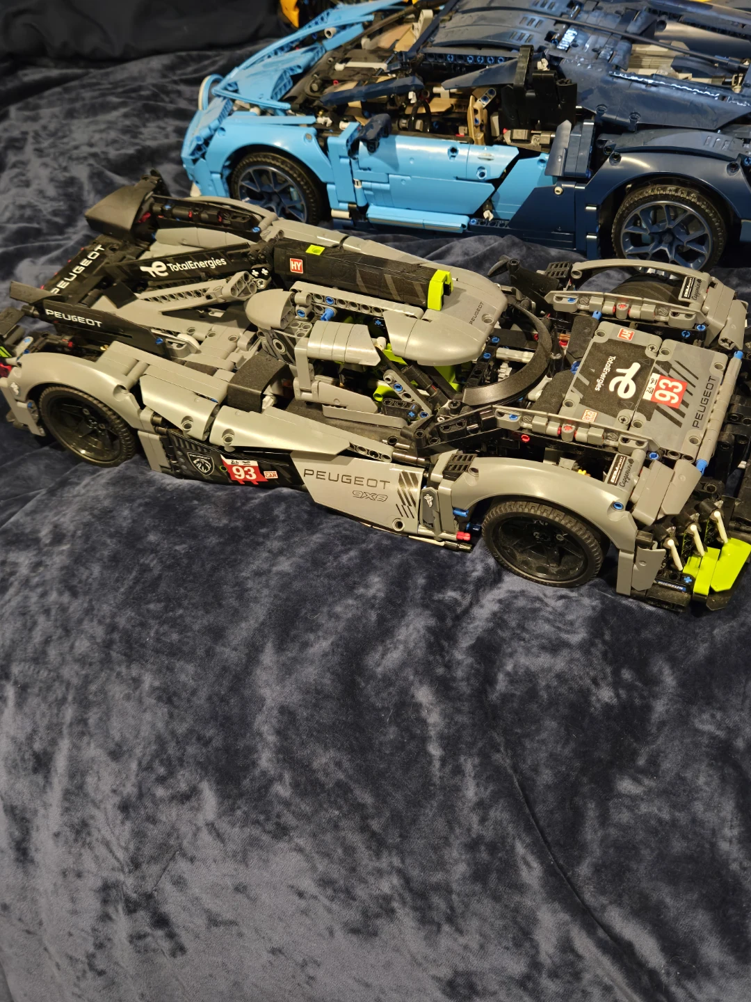 LEGO Technic Peugeot 9X8 24H Le Mans Hybrid Hypercar
