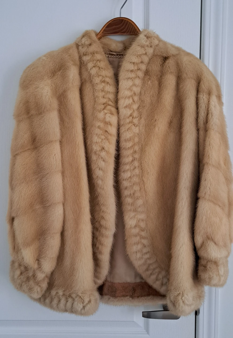Ladies Beige Mink Fur Coat