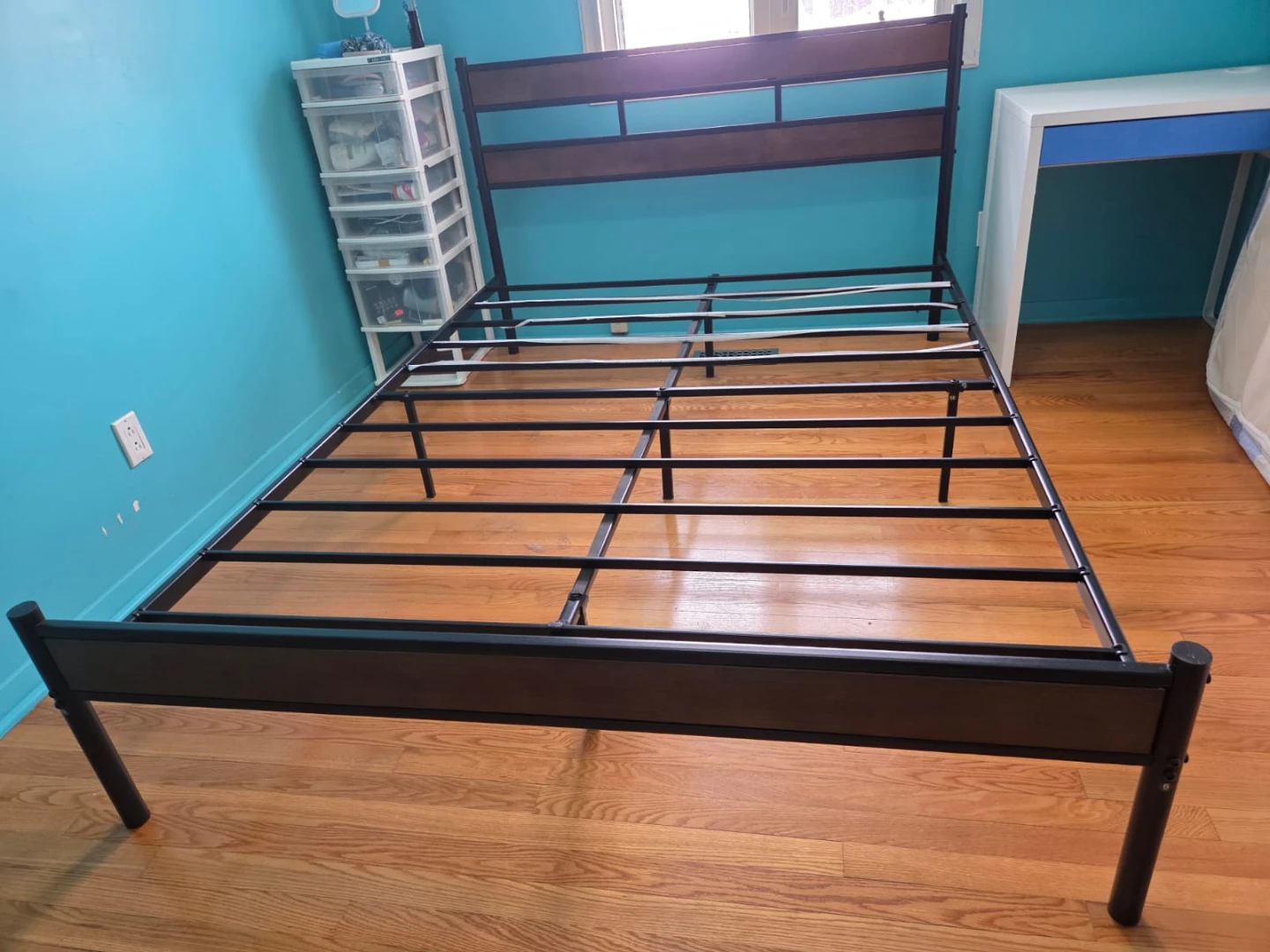 Bed Frame Queen size - photo 4
