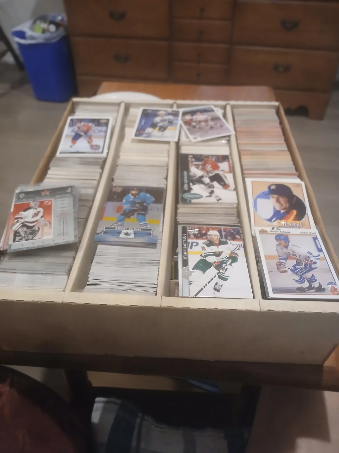 Assorted sports cards from the 90s up to 2023 - photo 3
