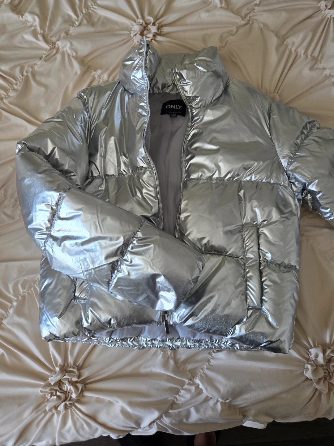 ONLY Silver Puffer Jacket Size S - photo 3
