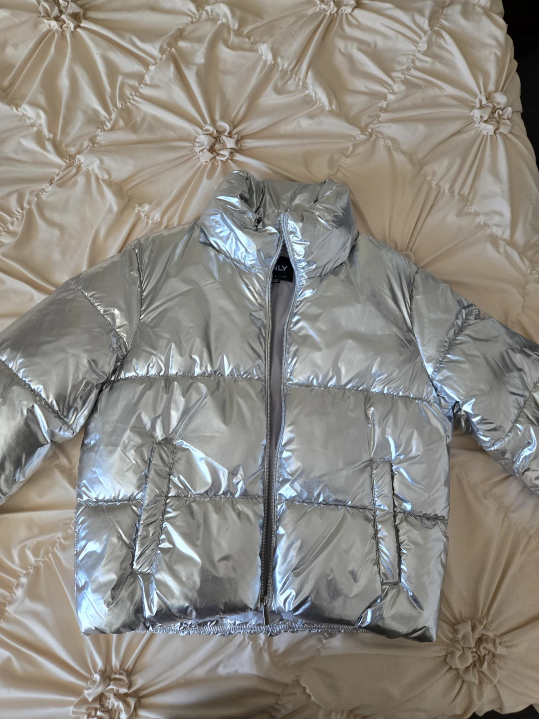 ONLY Silver Puffer Jacket Size S - photo 4