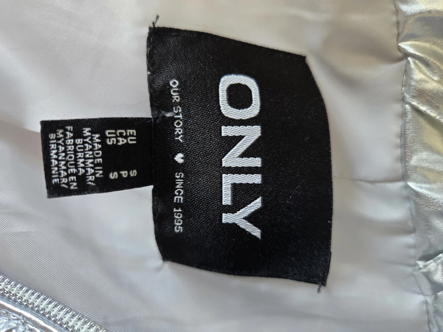 ONLY Silver Puffer Jacket Size S - photo 5