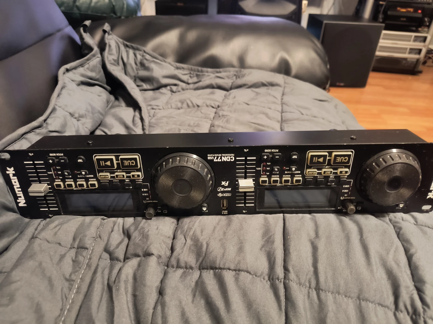 Numark CDN77USB Professional MP3 CD Player - photo 2