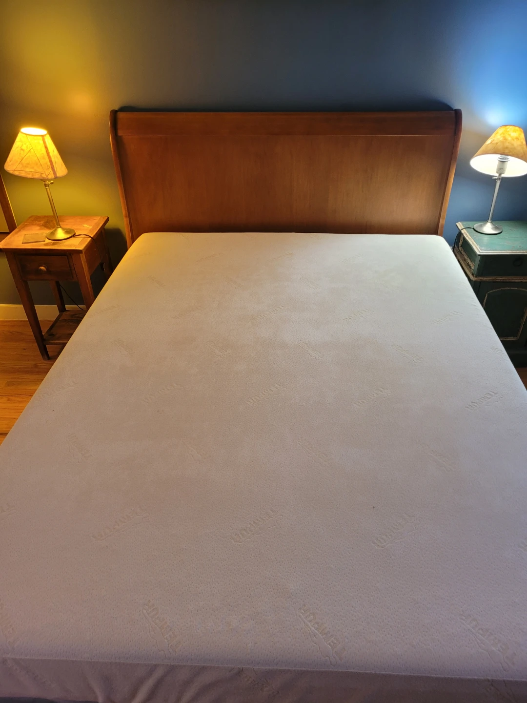 Queen Classic Tempur-Pedic Mattress with removable cover - photo 2