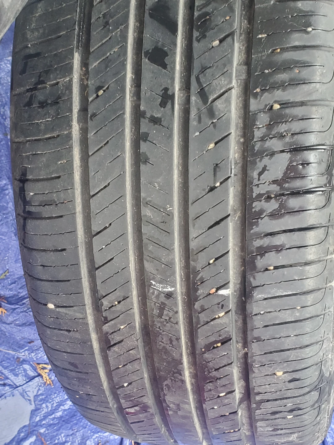 Ford Alloy Wheel with Tire 235/50R17 - photo 2