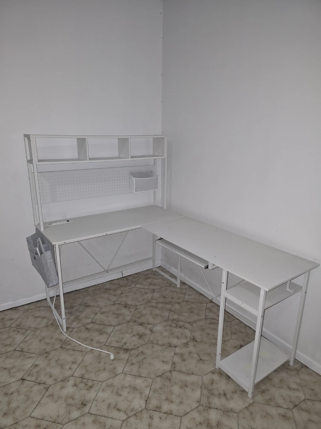 White Corner Desk with Hutch and Shelving - photo 3