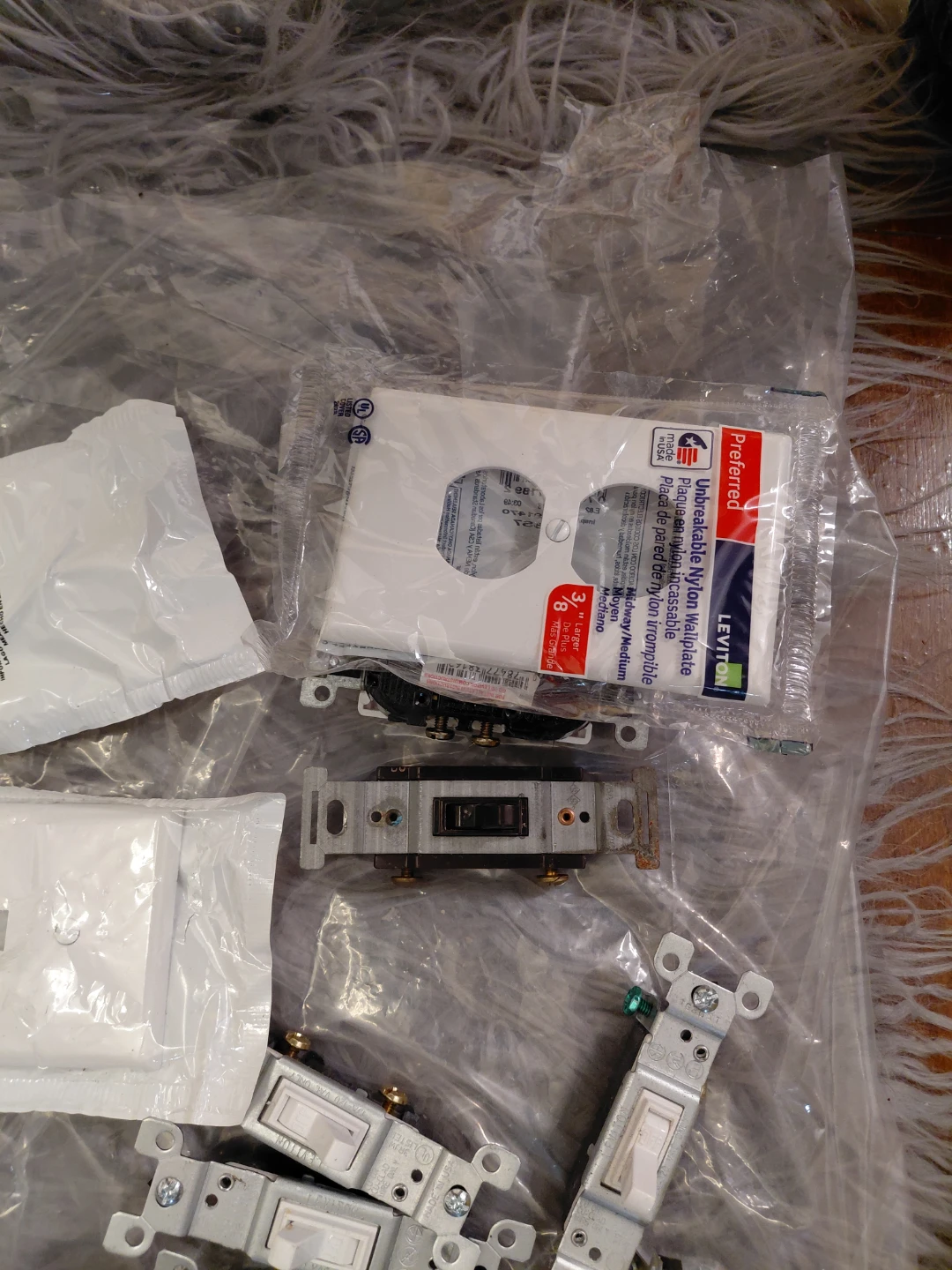 Leviton Light Switches and Wall Plates - photo 4
