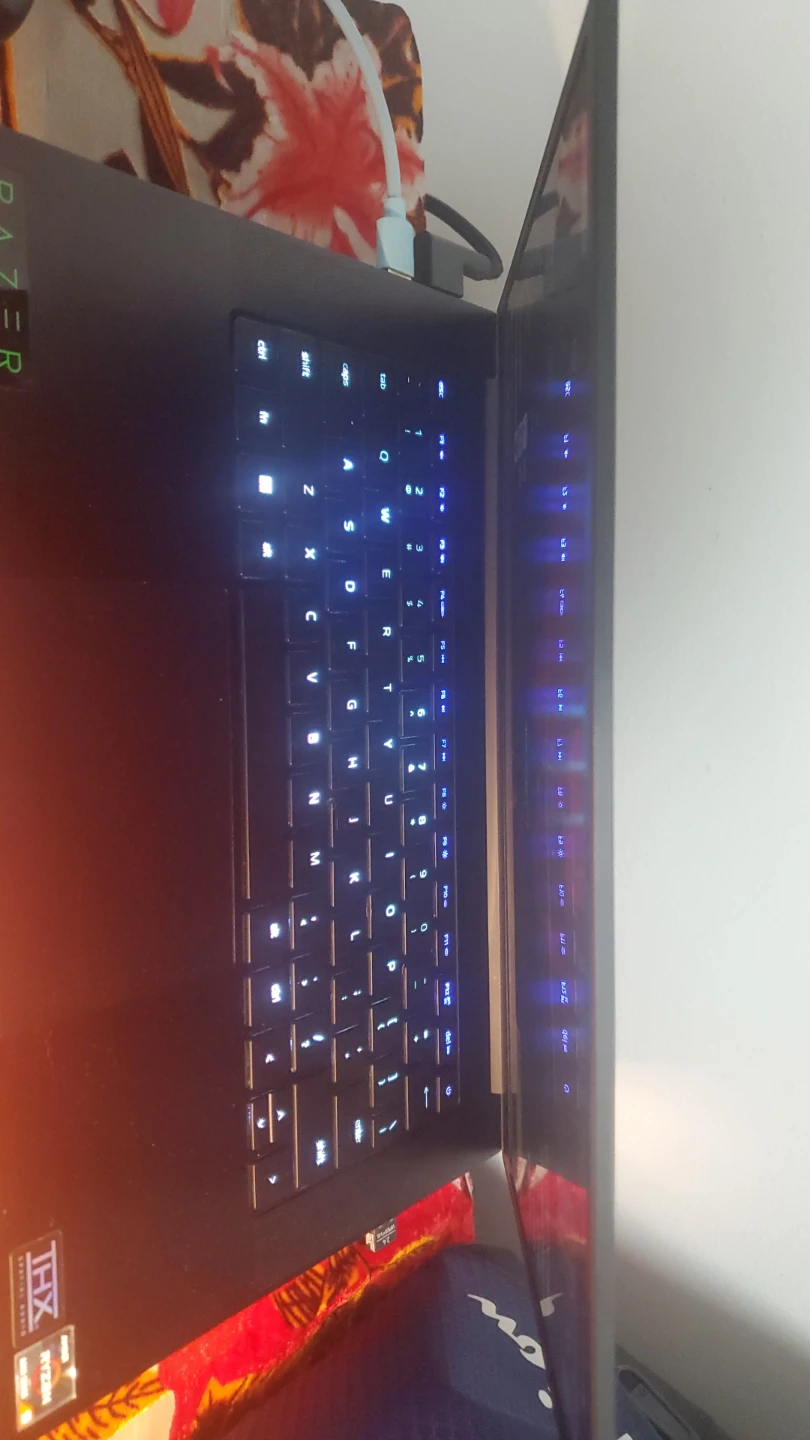 Razer blade laptop 14" 2022 - photo 2