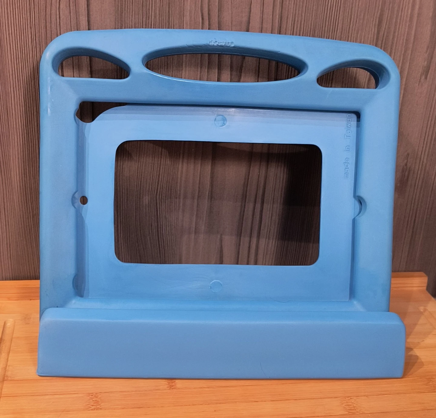 Big Grips Lift Frame Case & Stand for iPad