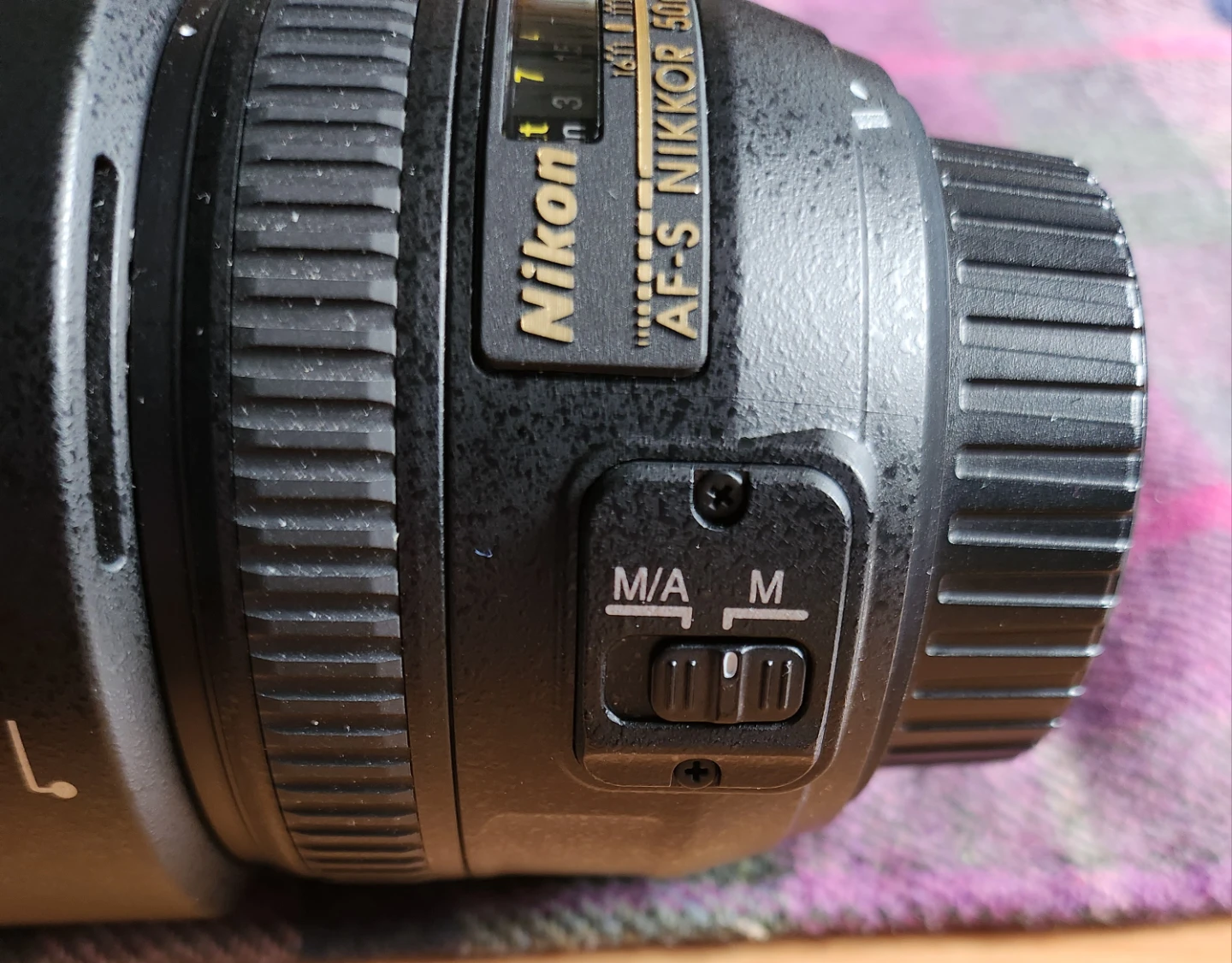 Nikon AF-S NIKKOR 50mm Lens with HB-47 Hood