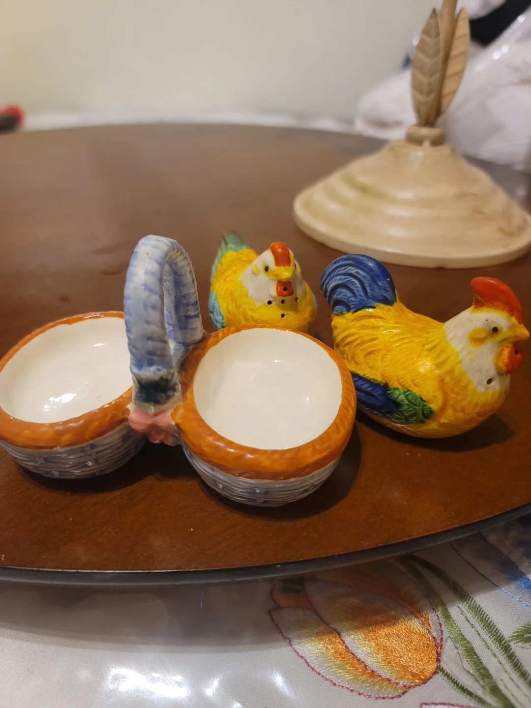 Ceramic Chicken Salt and Pepper Shaker Set with Basket - photo 3