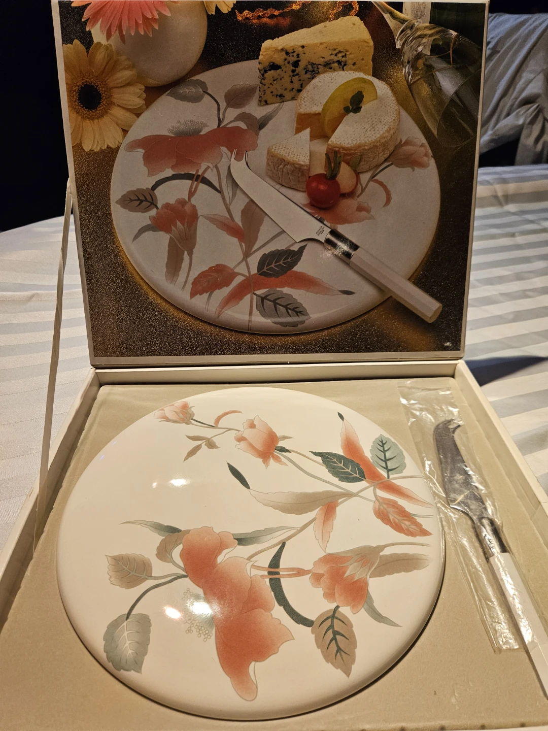 Mikasa FX003 Silk Flowers Cheese Board & Knife - photo 2